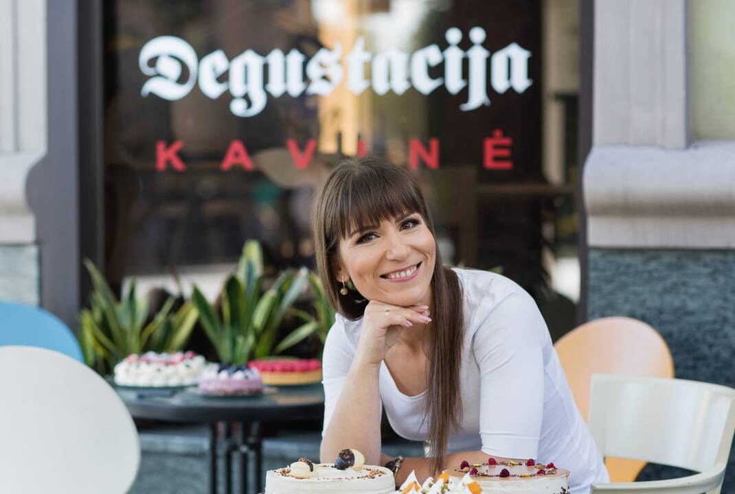 Įžvalga: „Mes ne kepykla, bet turime klientų, kurie jau pamėgo mūsų desertus. Konditerija – ir mano pačios pomėgis“, – sako įvairiausią maistą siūlančios kavinės „Degustacija“ įkūrėja I.Ošovskaja.