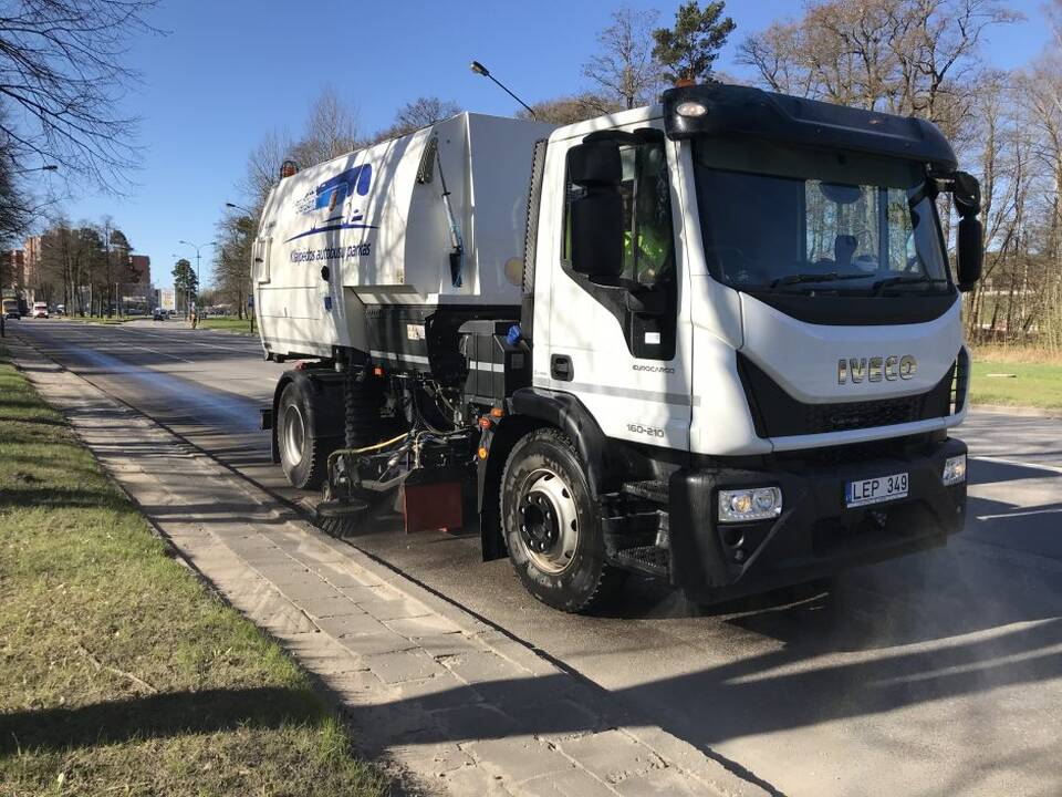 Klaipėdos gatvių valymas po žiemos dar nebaigtas