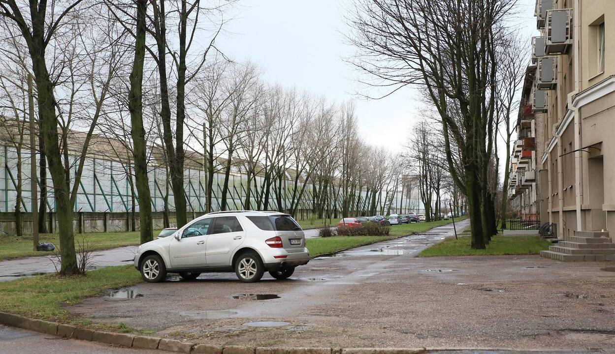 Vieta: bene daugiausia nepasitenkinimo kyla Švyturio gatvėje, kur namai yra prie pat uosto tvoros.
