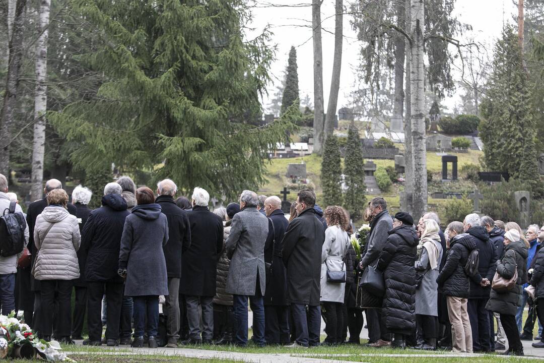 Filosofas A. Šliogeris atgulė amžinojo poilsio