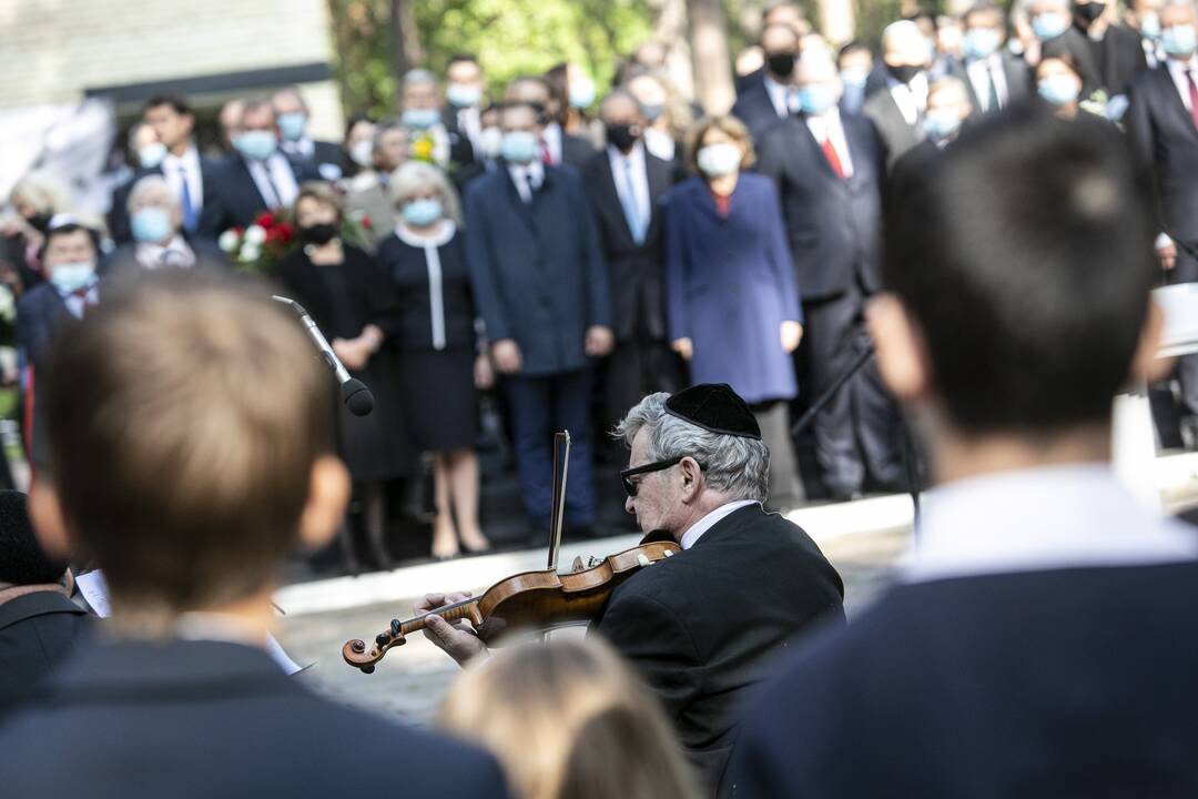 Genocido aukų pagerbimas Panerių memoriale