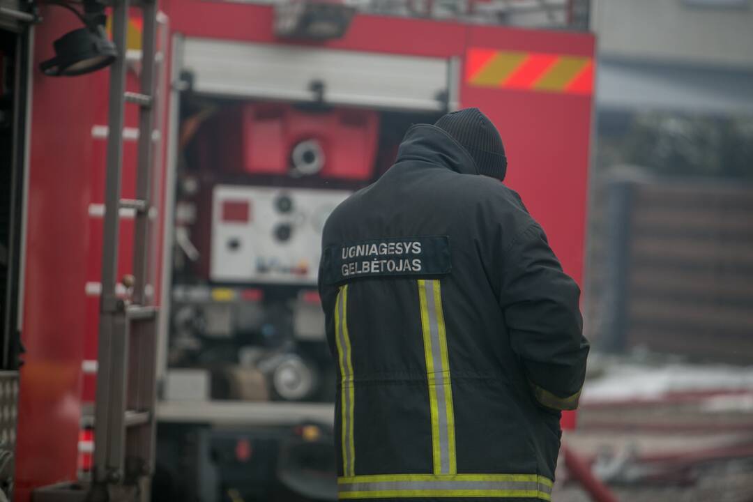 Aleksote užsiliepsnojo namas