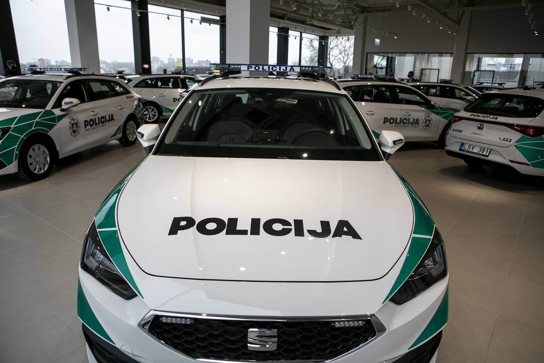 Naujų policijos automobilių pristatymas