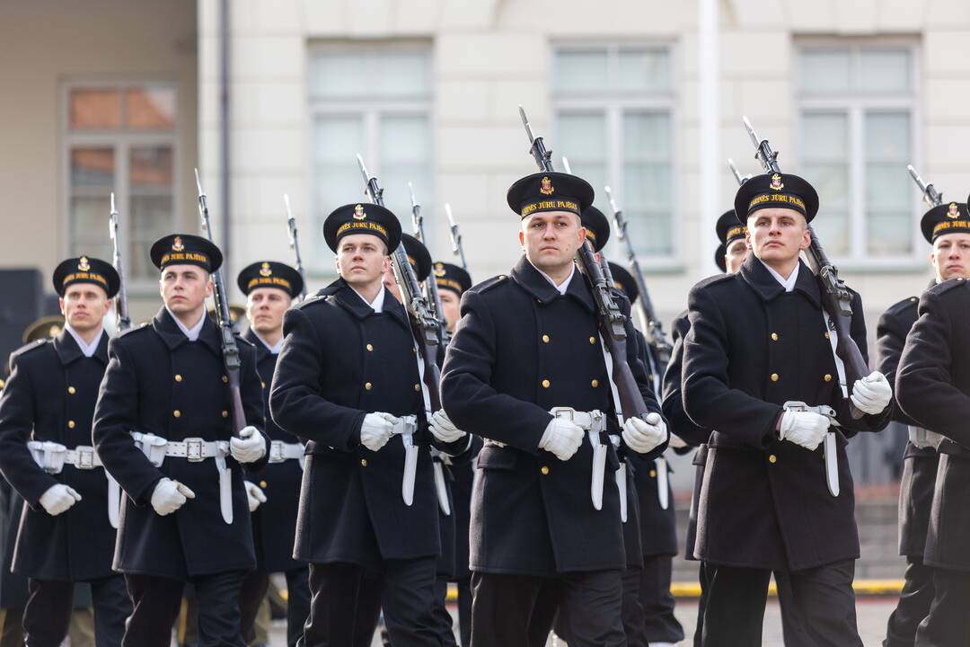 S. Daukanto aikštėje – Baltijos valstybių vėliavų pakėlimo ceremonija