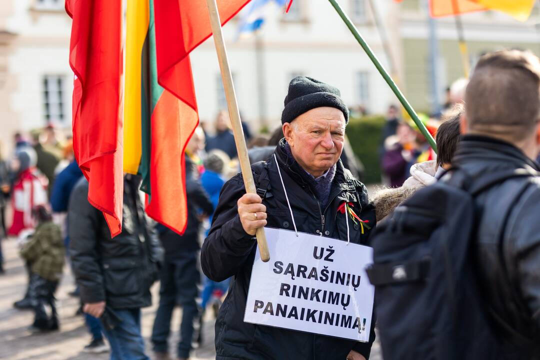 S. Daukanto aikštėje – Baltijos valstybių vėliavų pakėlimo ceremonija