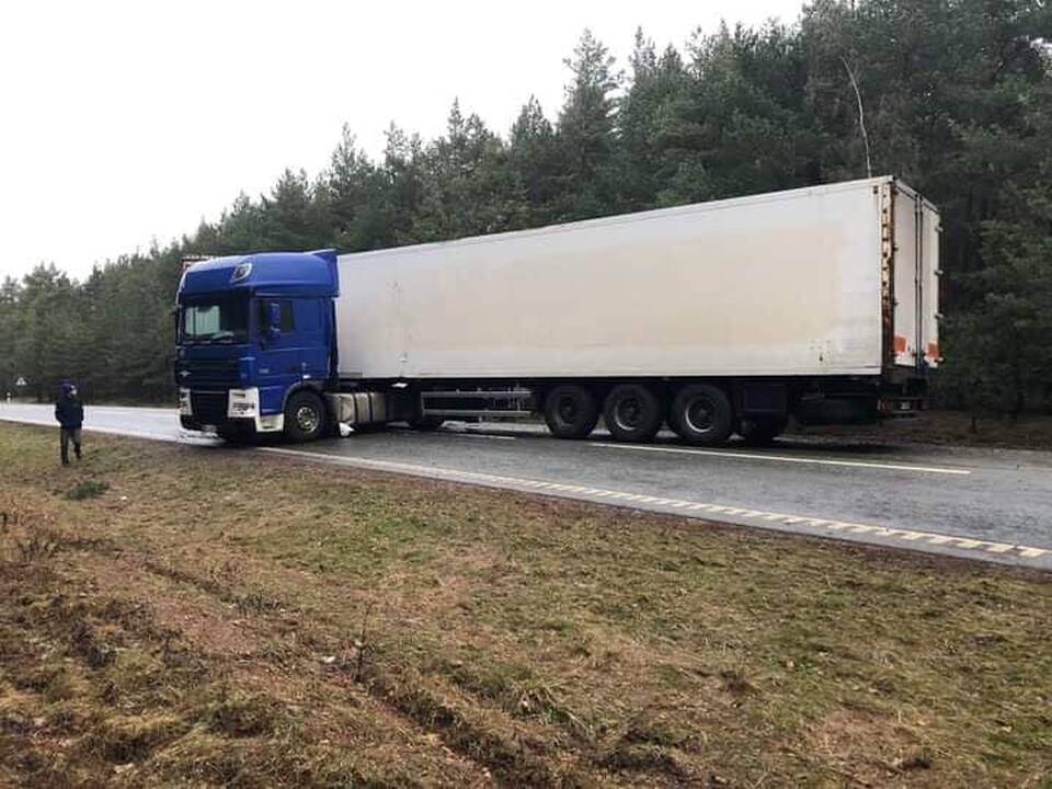 Smūgis: pasienyje latvio ir turko vairuotų sunkvežimių avarija patampė nervus Šventosios ir Būtingės gyventojams – teko stoviniuoti spūstyse.