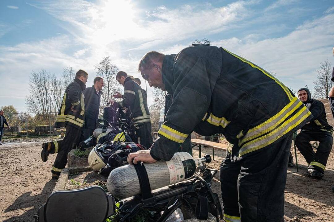 Valstybės ekstremalių situacijų komisija apsilankė Alytaus gaisravietėje