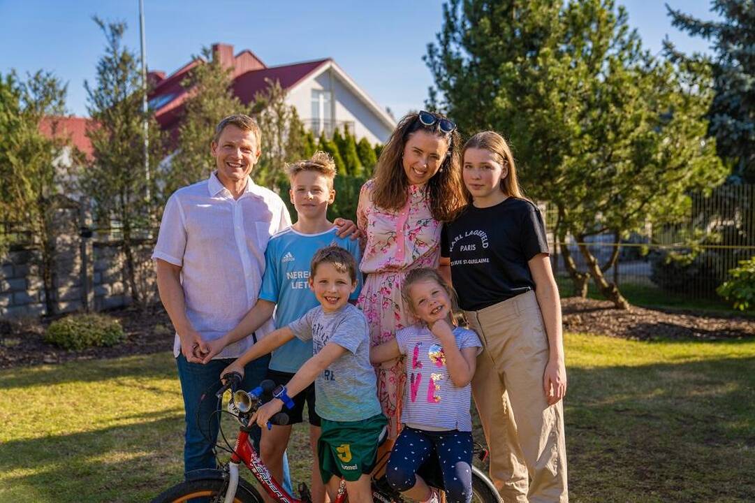 Privalumas: Vilniaus pakraštyje gyvenanti Mariaus ir Brigitos Jovaišų šeima turi galimybių pabūti arčiau gamtos. 