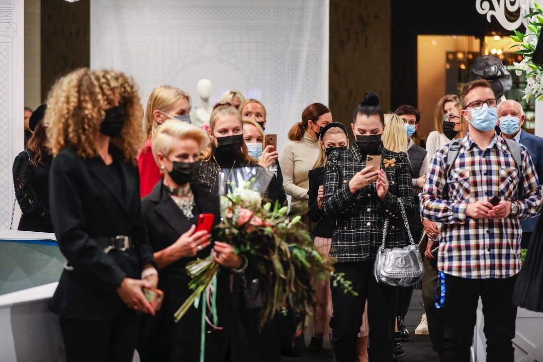 Iš fondų: mados istorikas A.Vasiljevas supažindina visuomenę su Prancūzijos aukštosios mados namų novatoriška istorija ir palikimu.