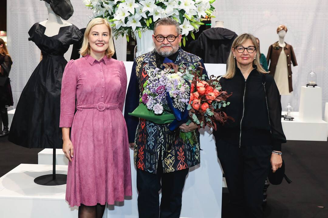 Iš fondų: mados istorikas A.Vasiljevas supažindina visuomenę su Prancūzijos aukštosios mados namų novatoriška istorija ir palikimu.