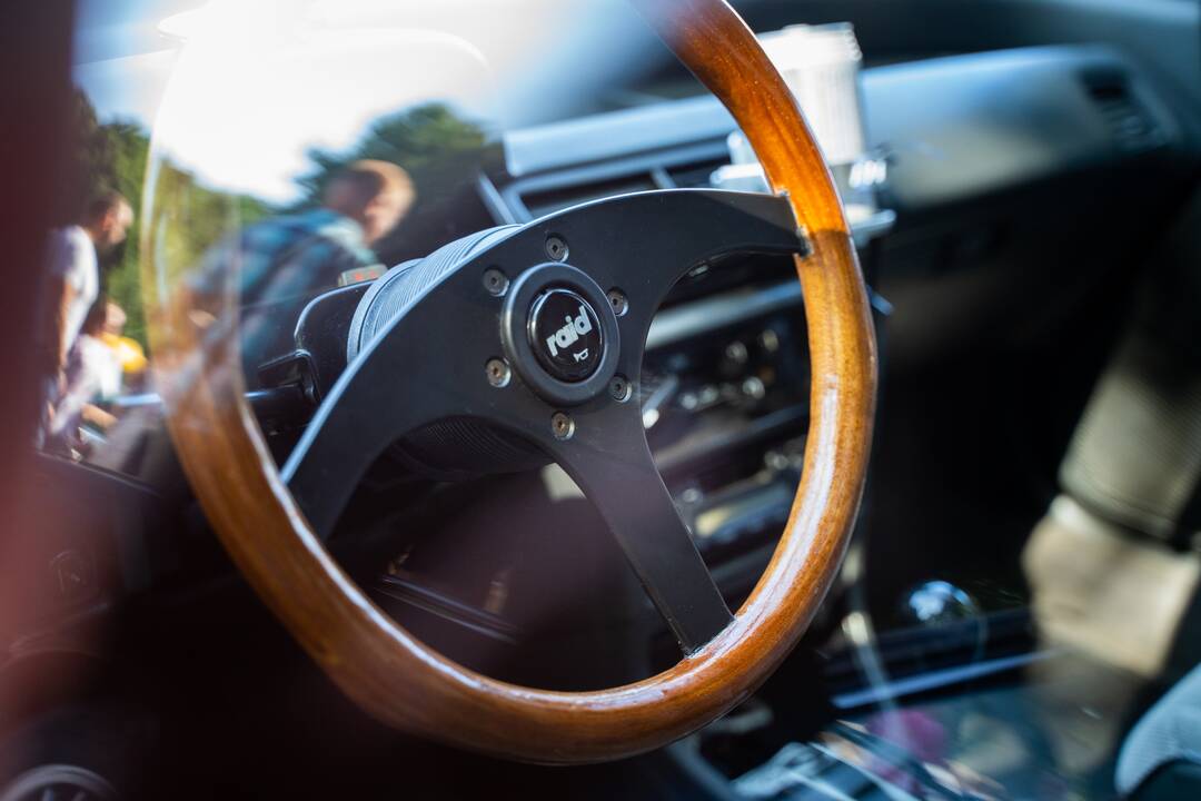 Senovinių automobilių paroda Atgimimo aikštėje