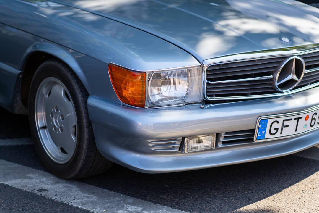 Senovinių automobilių paroda Atgimimo aikštėje