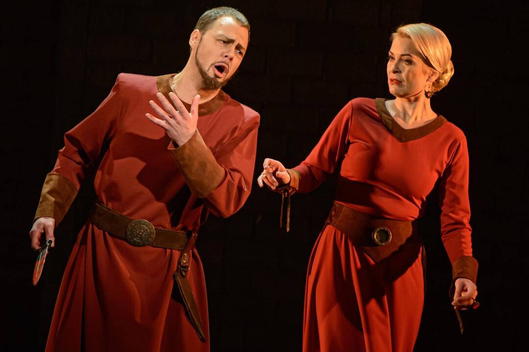 Darna: anot žinomos rusų teatrologės, tarpusavyje glaudžiai susiję visi veiksmo elementai ir dalyviai leidžia pajusti vientisą vaizdą.