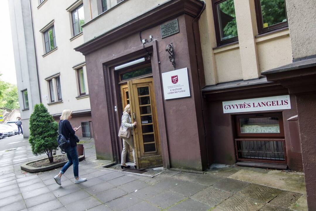 Dėl COVID-19 užsikrėtusių darbuotojų P. Mažylio gimdymo namai sustabdė veiklą