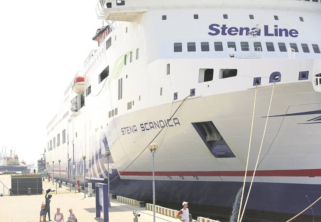 Pasirinkimas: „Stena Scandica“ kurį laiką Klaipėdoje stovėjo prie dėl pandemijos vis dar tuščios Kruizinių laivų terminalo krantinės.