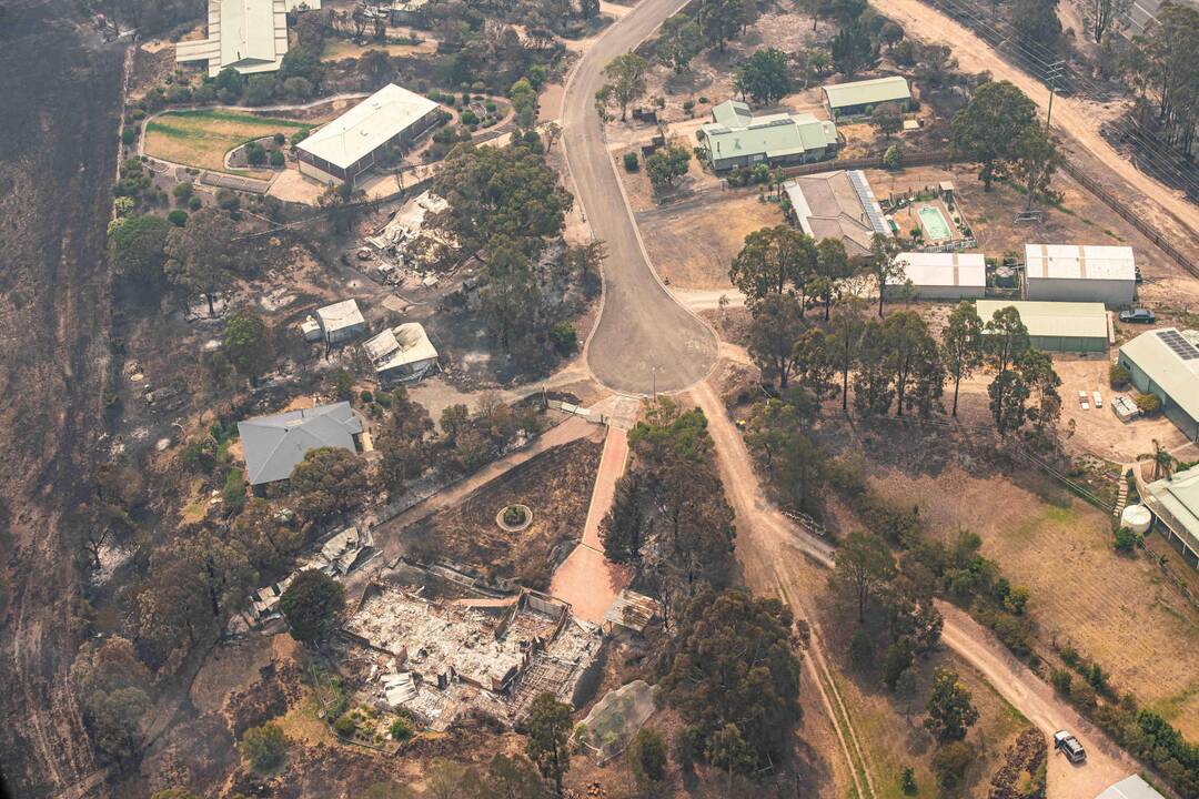 Australiją sekina krūmynų gaisrai: žmonės bėga iš liepsnų apimtų teritorijų