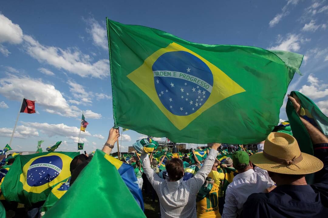 Brazilijoje patvirtinti pirmieji užsikrėtimo indiškąja koronaviruso atmaina atvejai