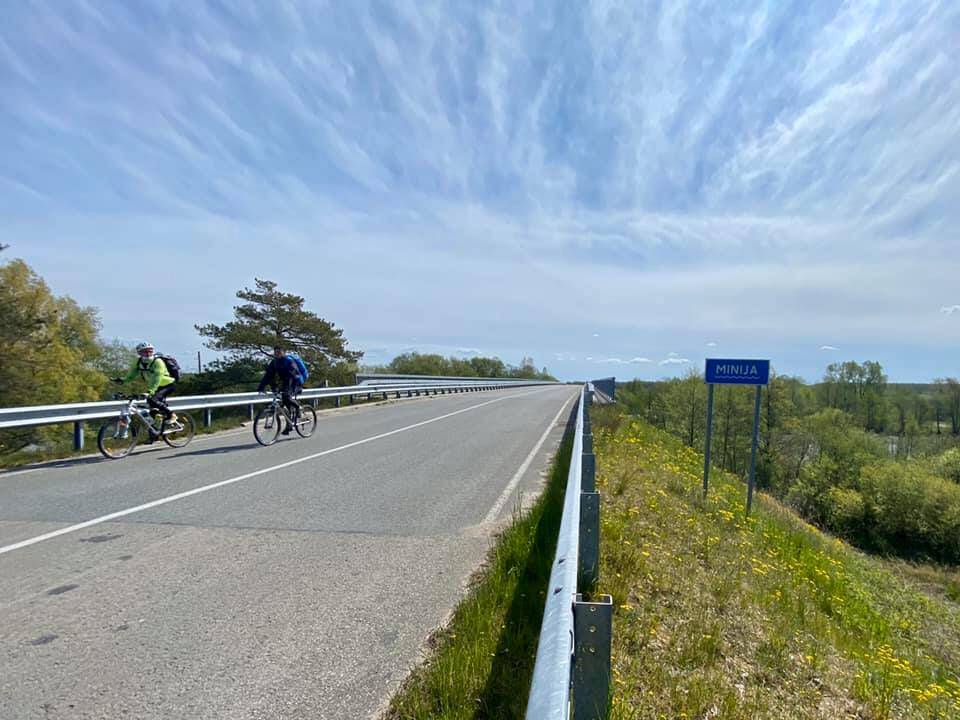 Idėja: bendražygiai mėgino atkartoti Lietuvos perimetrą ir aplankyti nuošaliausius kampelius, neretai važiuodami ties pačia valstybės sienos riba, jei tai tik buvo įmanoma.