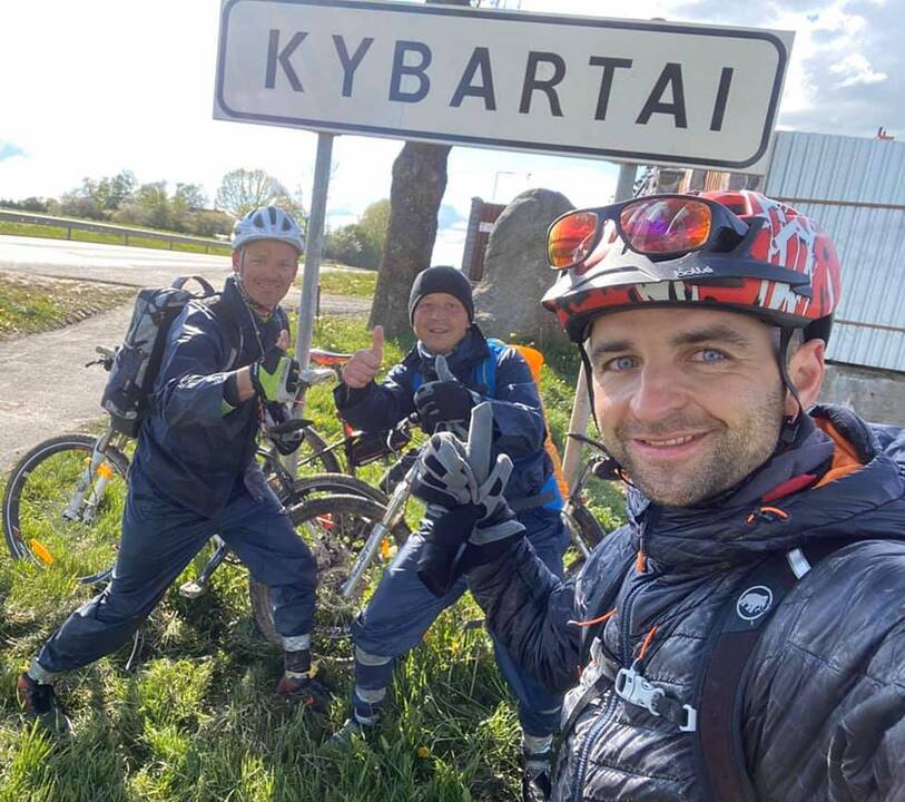 Idėja: bendražygiai mėgino atkartoti Lietuvos perimetrą ir aplankyti nuošaliausius kampelius, neretai važiuodami ties pačia valstybės sienos riba, jei tai tik buvo įmanoma.