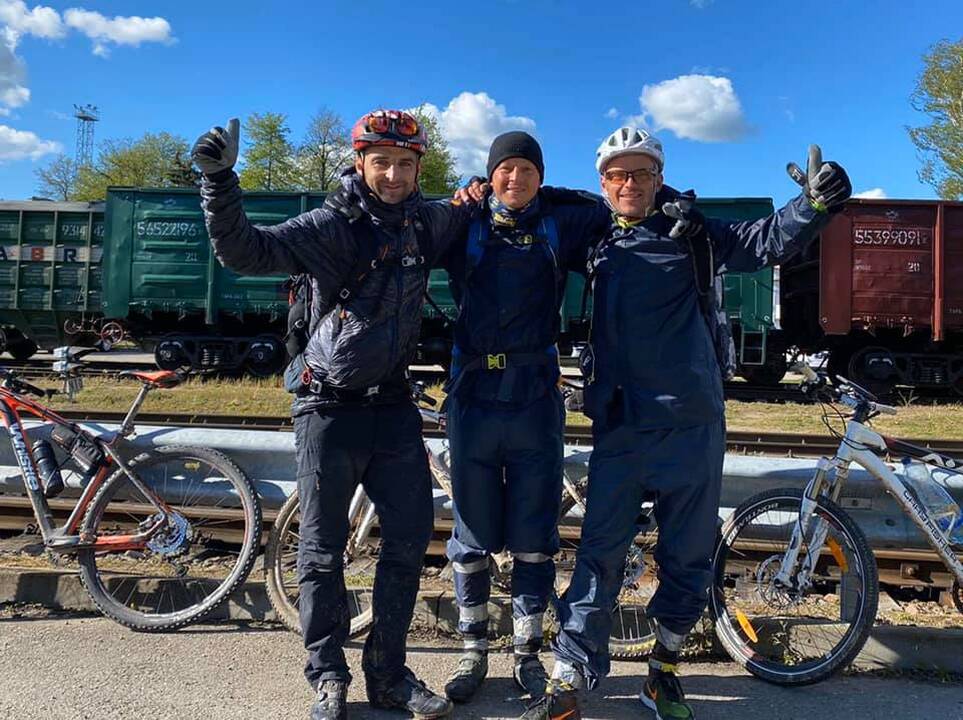 Idėja: bendražygiai mėgino atkartoti Lietuvos perimetrą ir aplankyti nuošaliausius kampelius, neretai važiuodami ties pačia valstybės sienos riba, jei tai tik buvo įmanoma.