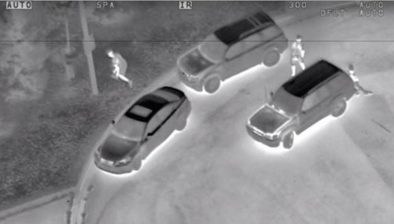 Netikusi išdaiga: pašvietė lazeriu į policijos sraigtasparnio piloto akis