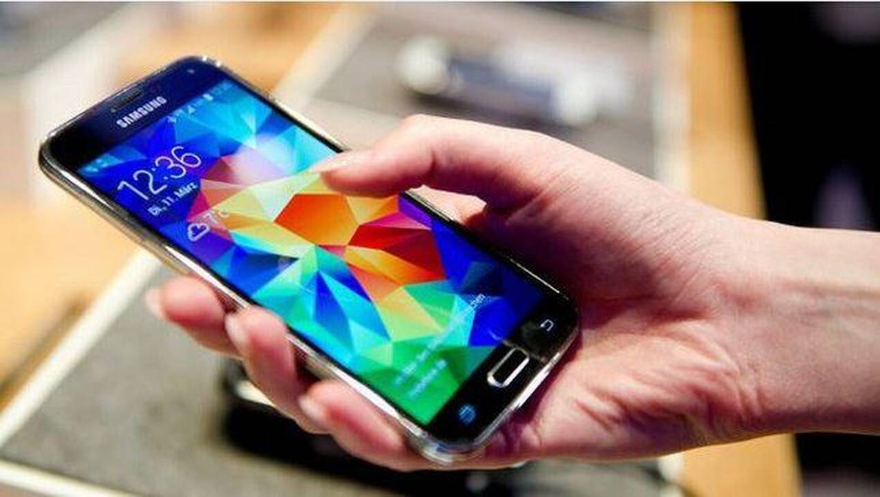 "Samsung": "Galaxy" S6 nustebins visus
