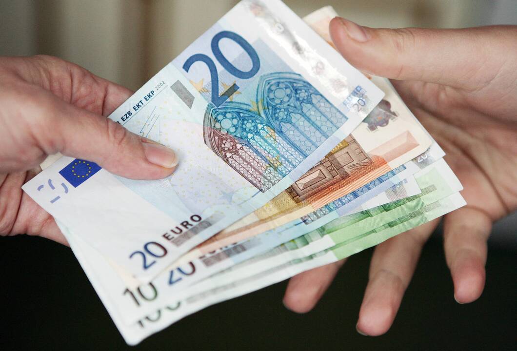 Pademonstruos, kaip kyšiai veikia paslaugų kainas