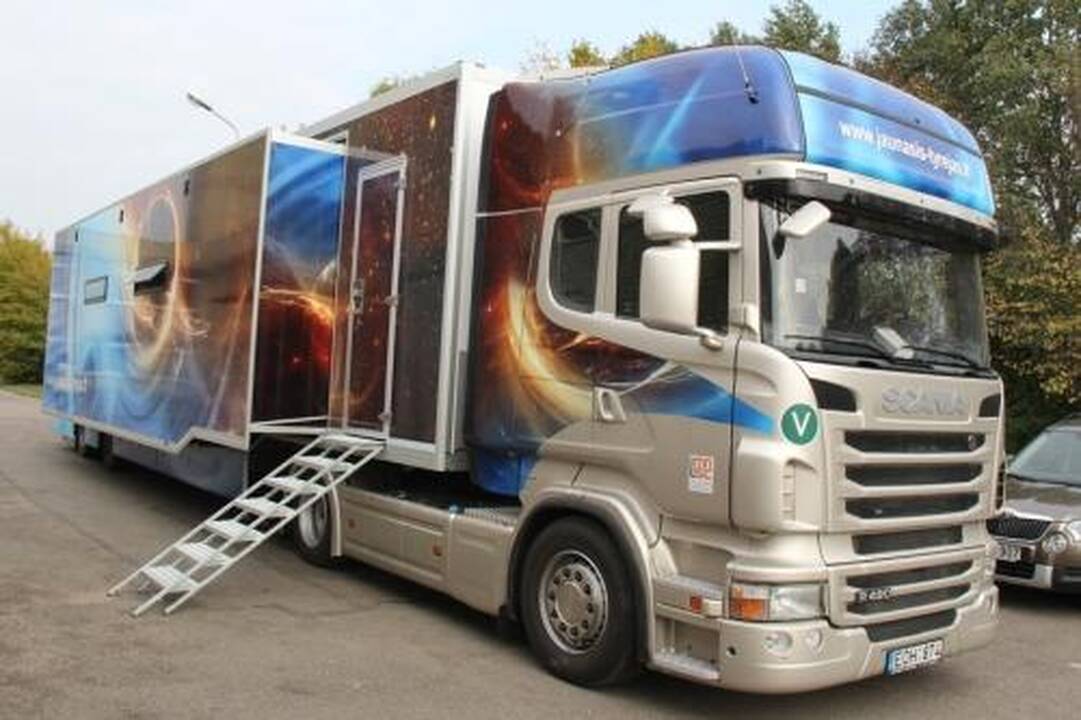 Mobili mokslinė laboratorija tęsia kelionę po Lietuvą