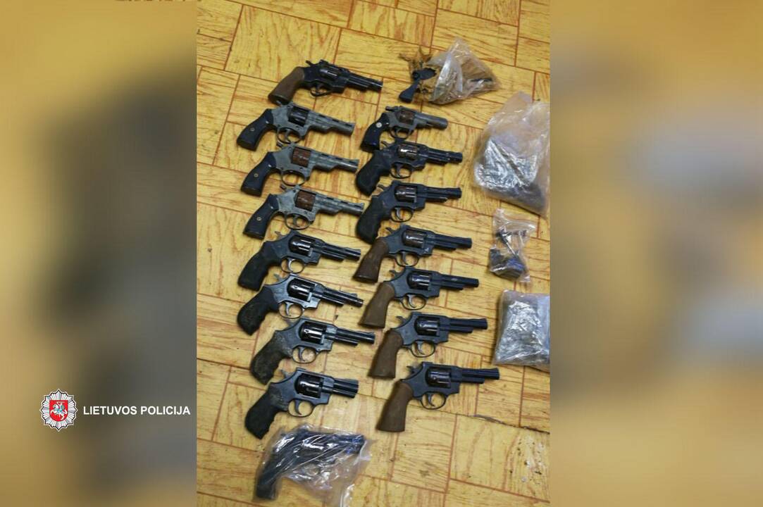 Operacija: aiškėja, kad tarp ginklų prekeivių figūruoja ir buvusio KGB veikėjo pavardė.