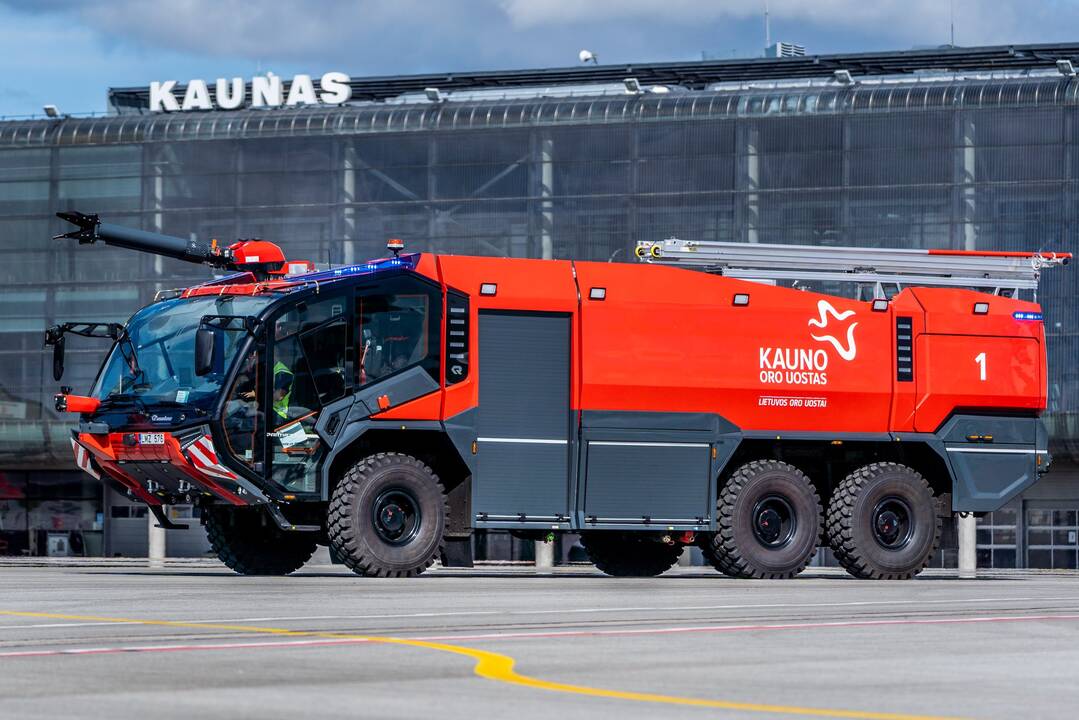 Pirkinys: "Rosenbauer Panther" mašinos pasižymi ne tik išskirtine išvaizda, bet ir technine specifikacija.