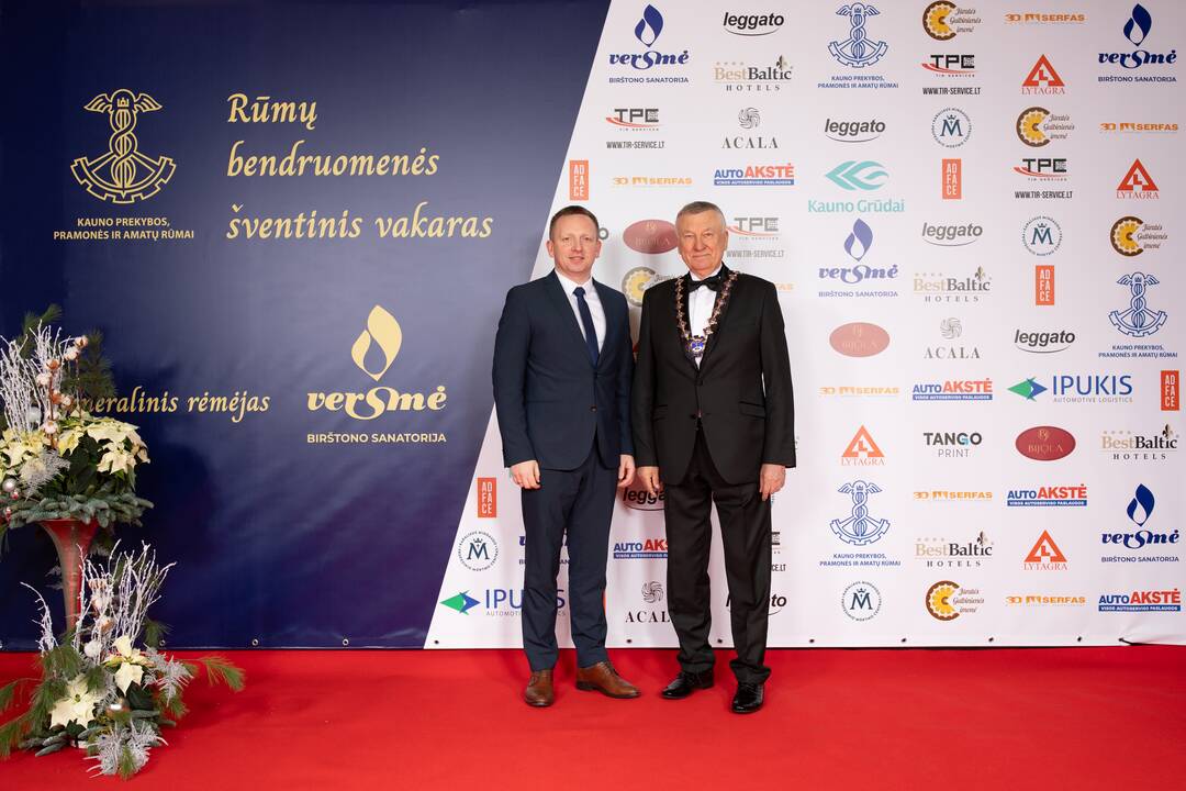 Spektaklis prie Kauno pilies