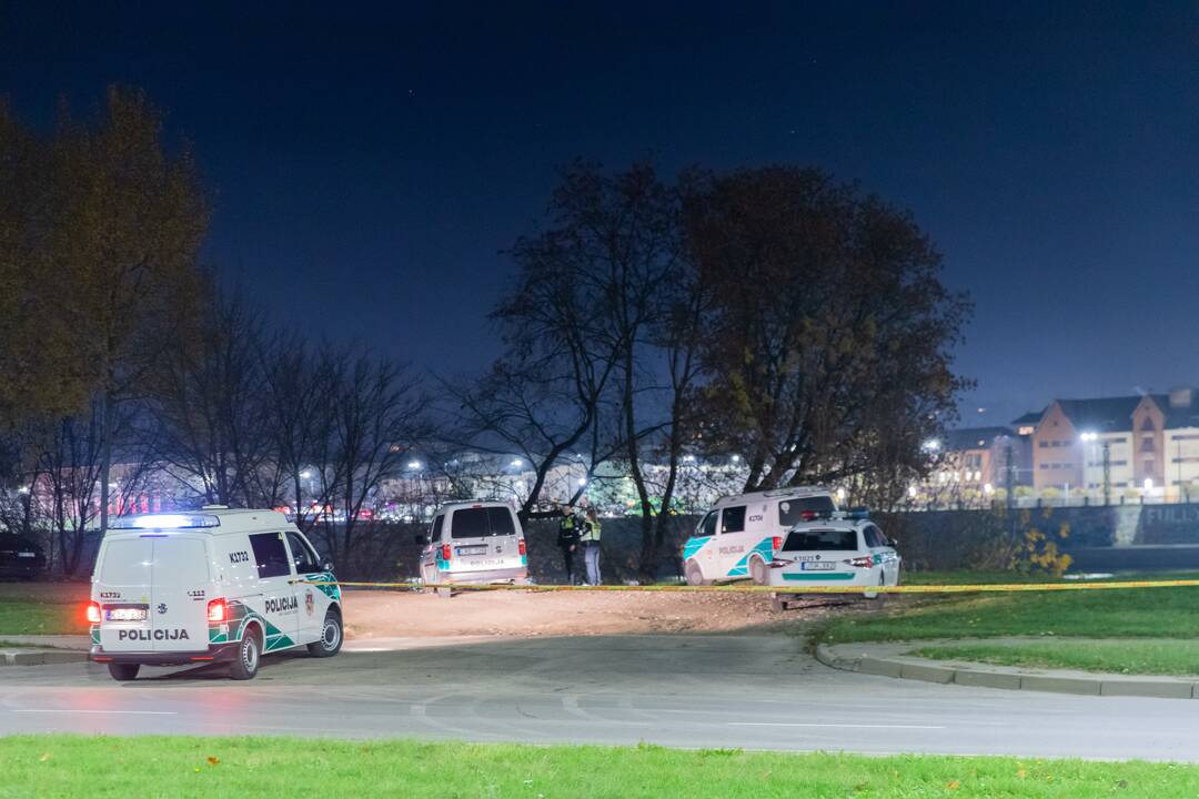 Kaune nušautas vyras, sužeista moteris