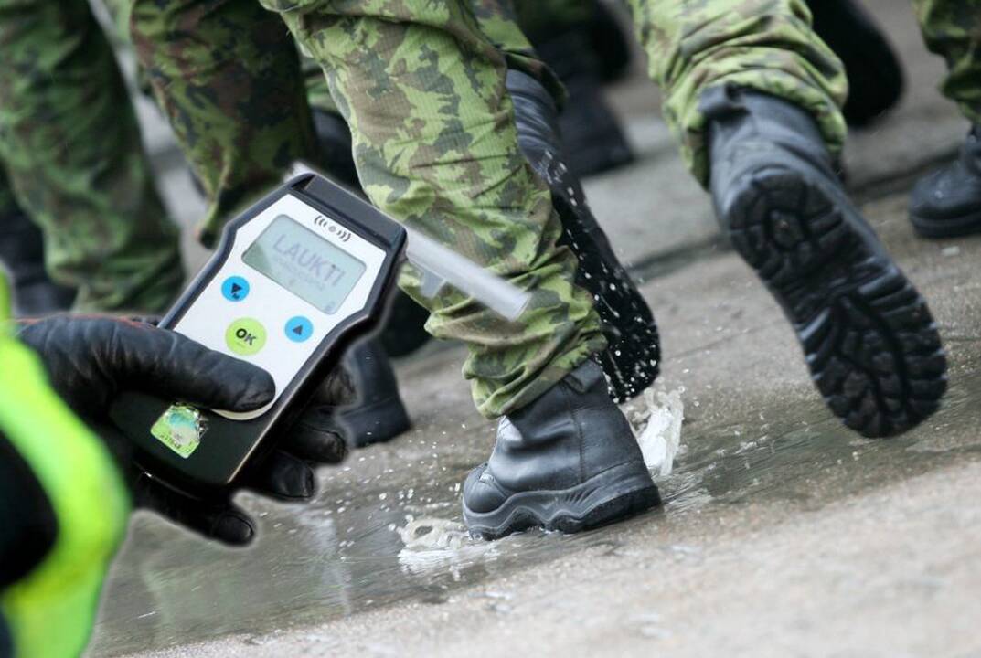 Garliavoje sulaikytas neblaivus vairavęs karys