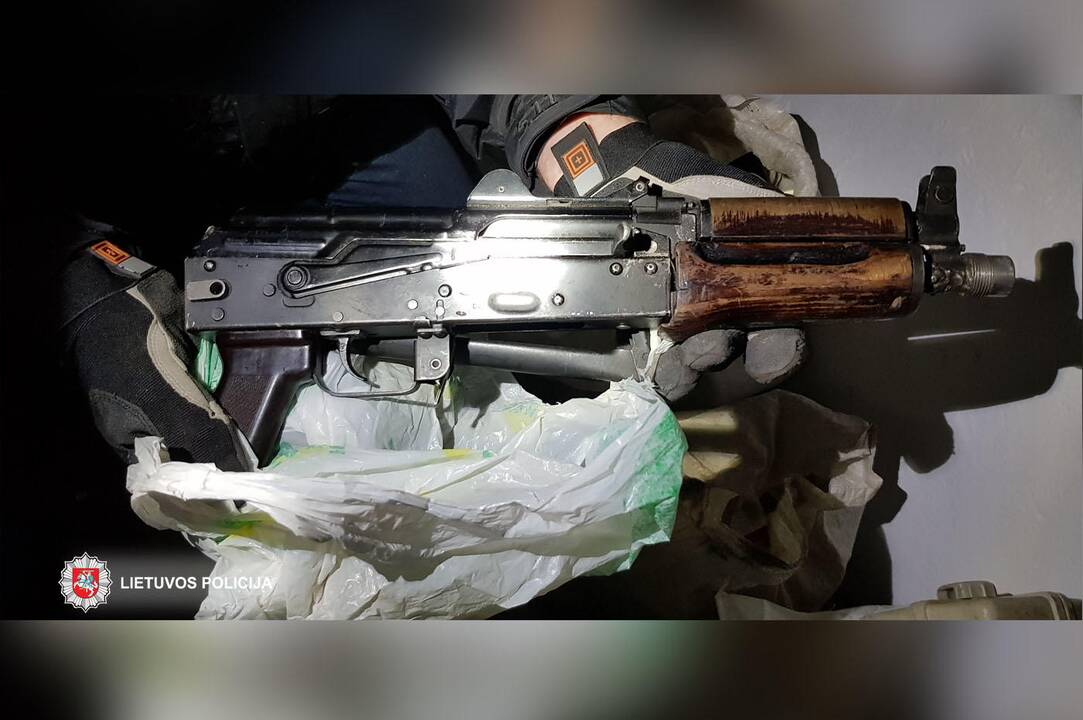 Operacija: aiškėja, kad tarp ginklų prekeivių figūruoja ir buvusio KGB veikėjo pavardė.