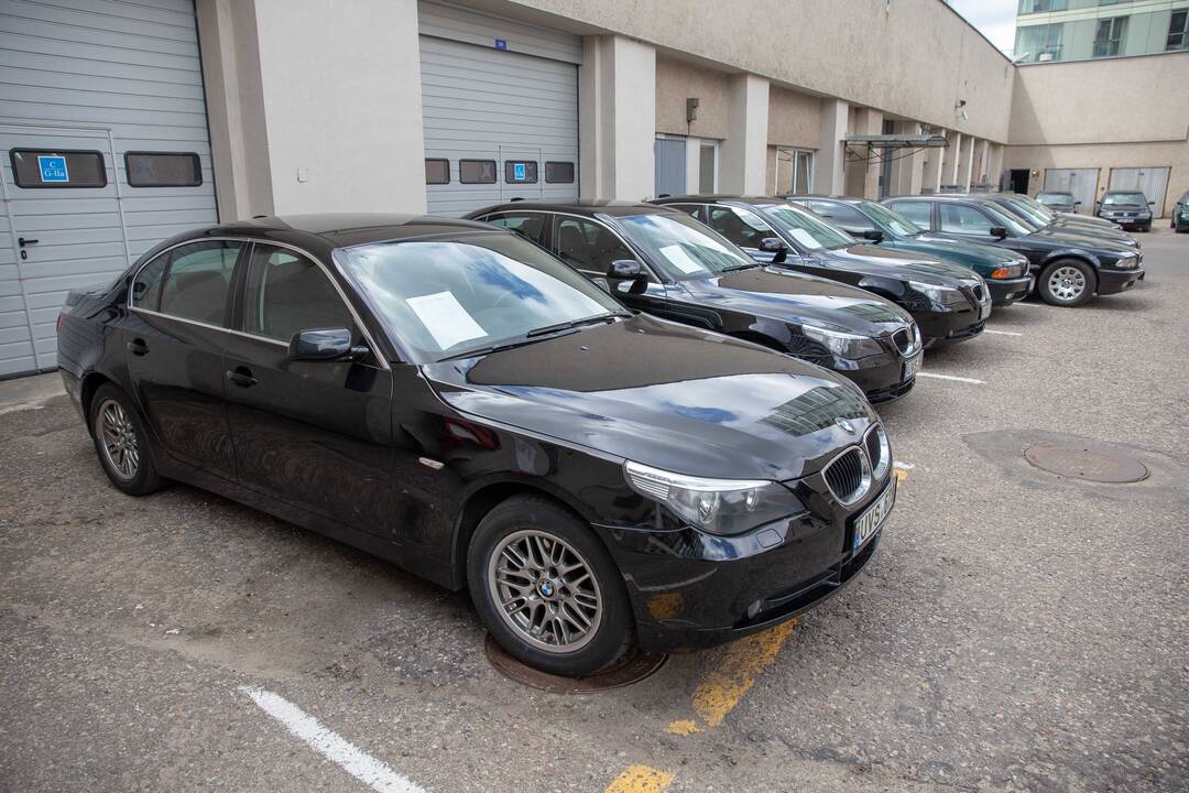 Seimo kanceliarijos automobiliai