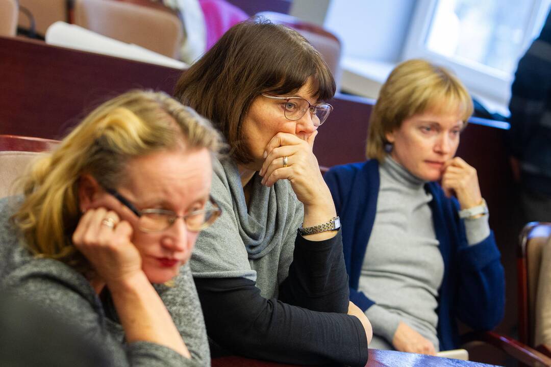 Mokytojai kreipėsi į prezidentę: grasinimai rodo, kad ši krizė gilėja