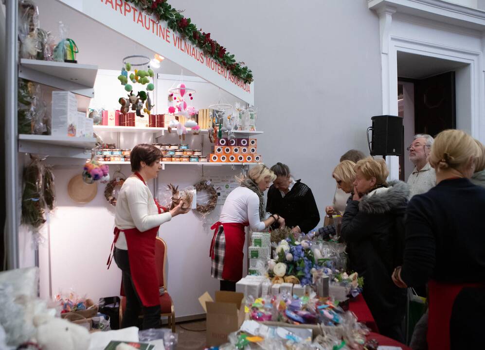 Tarptautinės Kalėdų labdaros mugės atidarymas Vilniuje