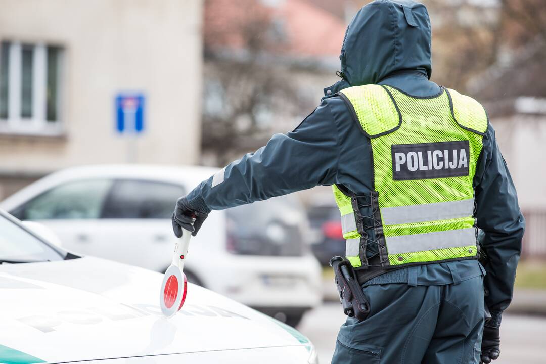 Kelių policijos pareigūnai: priemonių tikslas – apsaugoti eismo dalyvius