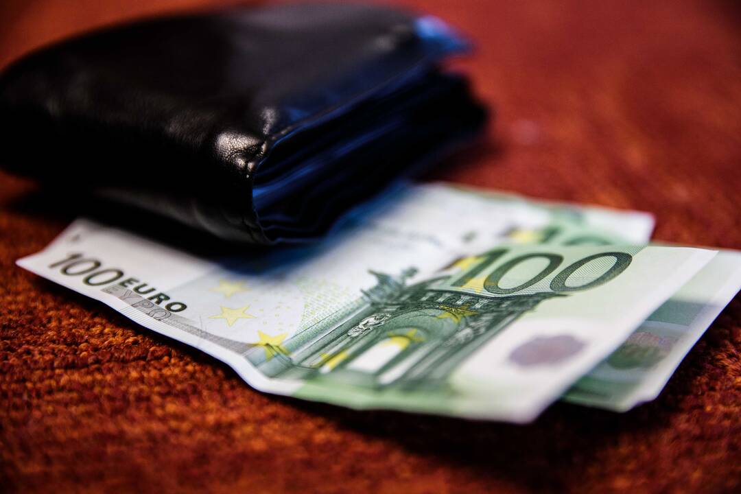 Įsikūrimo išmokų siūloma nebeskirti darbuotojams iš Rusijos ir Baltarusijos