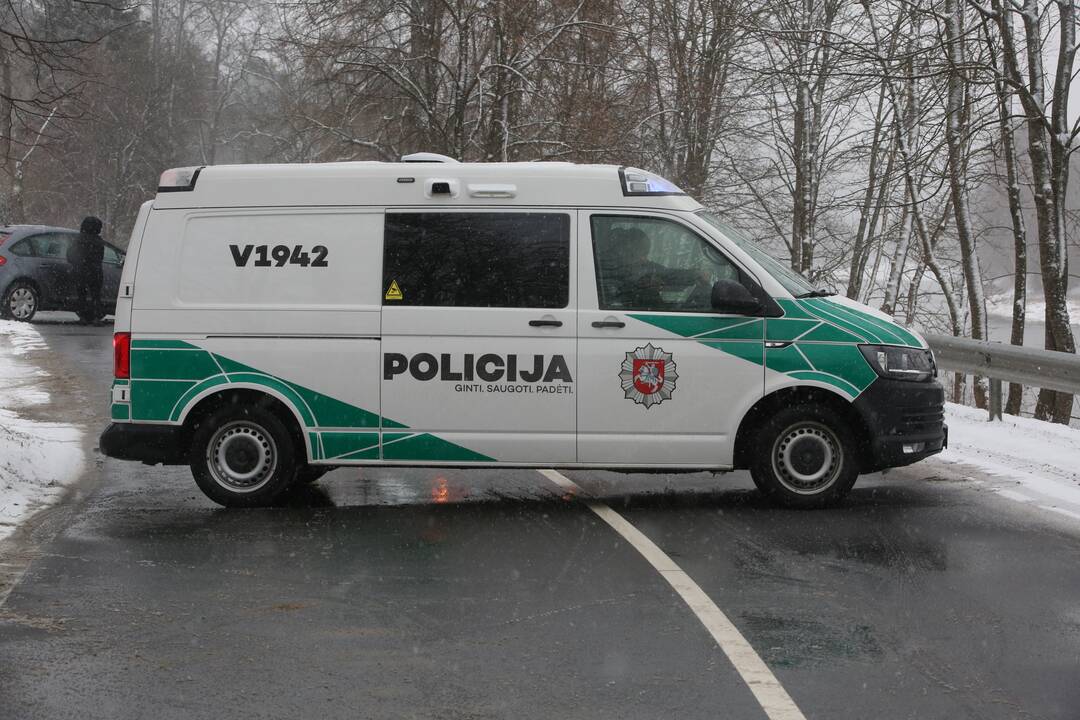 Smarkios avarijos Vilniaus rajone: susidūrė aštuoni automobiliai (atnaujinta)