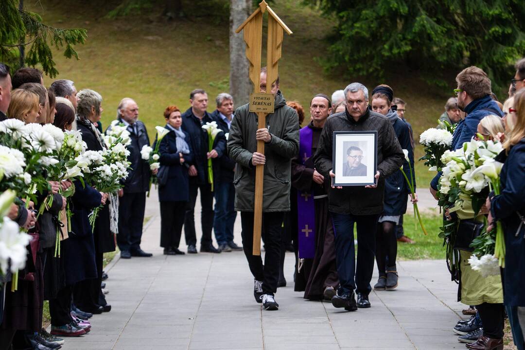 V. Šerėnas išlydėtas amžinojo poilsio