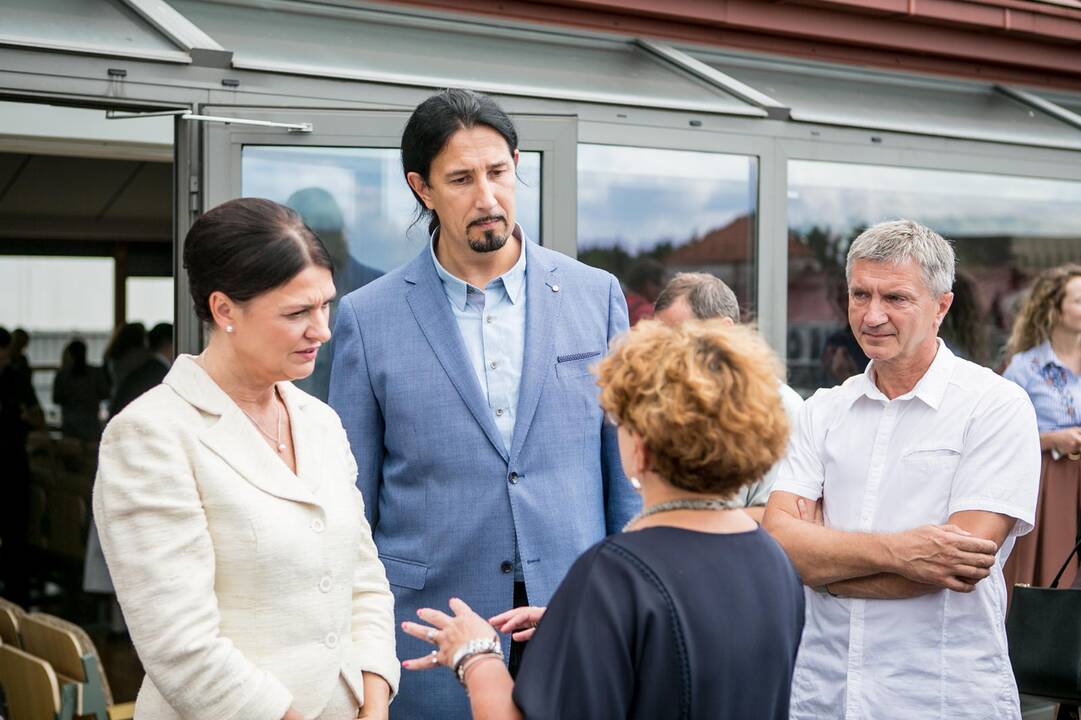 Vaikų piešinių parodos atidarymas Kauno klinikose