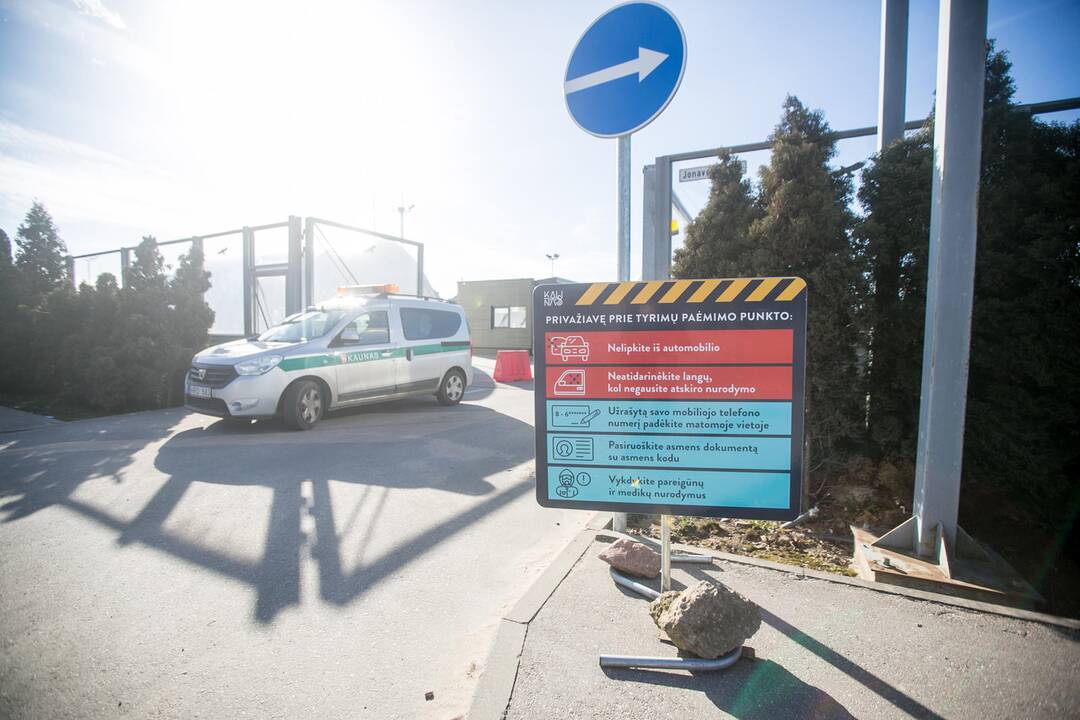 Atidarytas mobilus koronaviruso patikros punktas Kaune