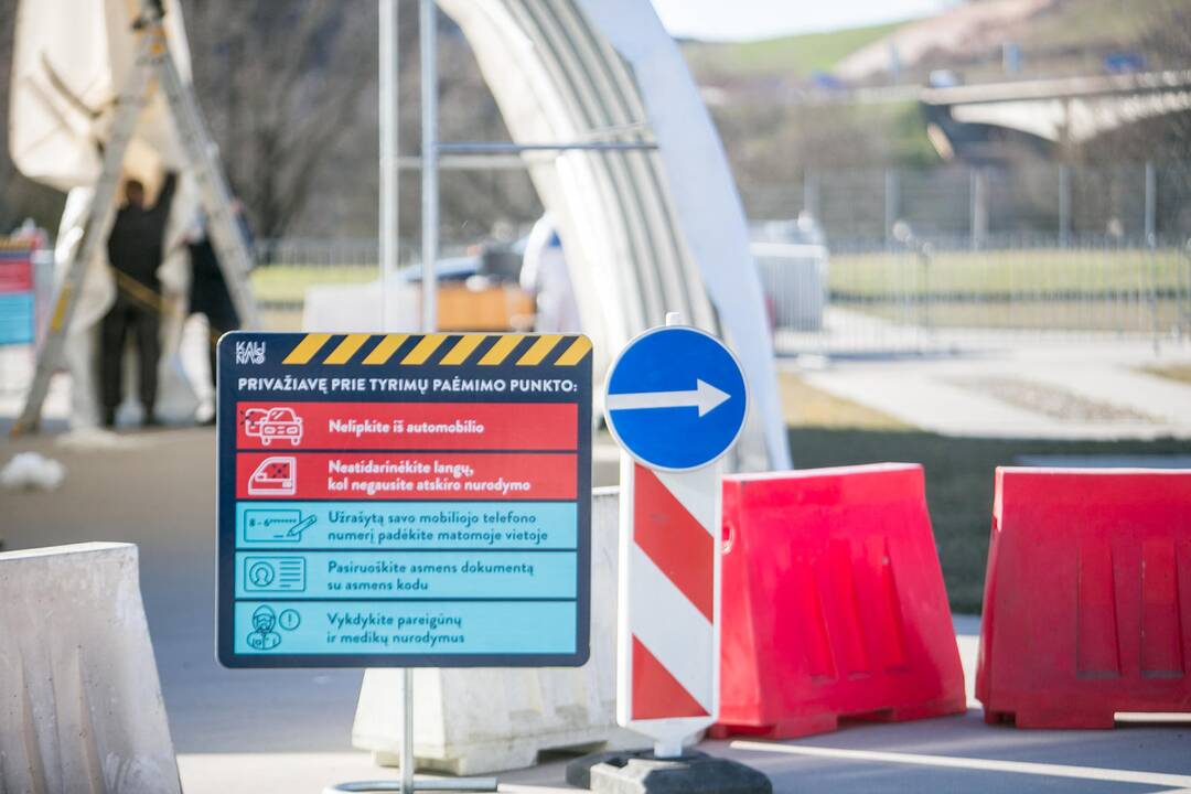 Atidarytas mobilus koronaviruso patikros punktas Kaune