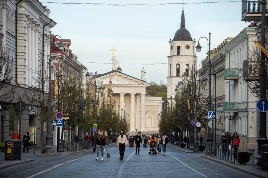 Sostinėje neliks dalies reklaminių įrenginių: nukeliami stendai su nebegaliojančiais reklamos leidimais