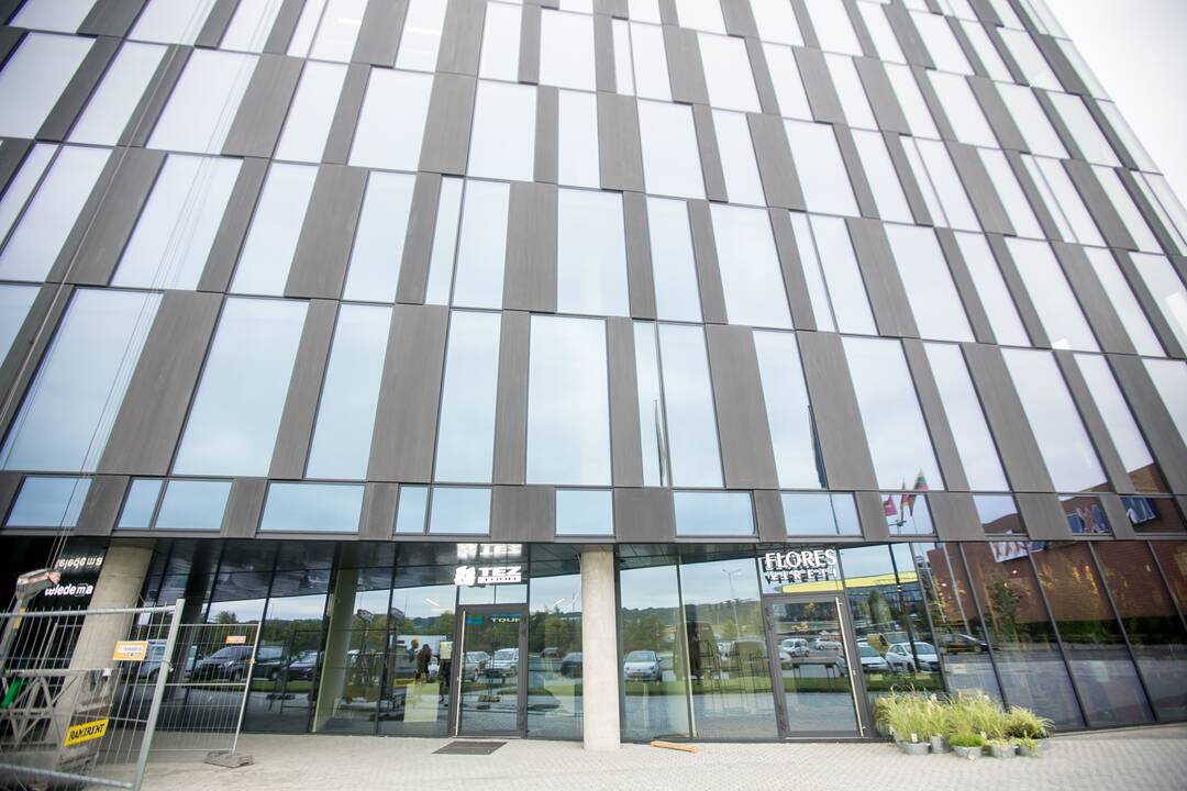 Karaliaus Mindaugo prospekte, verslo centre "Magnum", duris atvėręs biuras – jau trečioji šalies įmonė, veikianti pagal "Tez Tour" franšizę.
