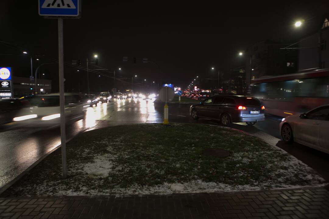 Kauniečiai užgulė prekybos centrus