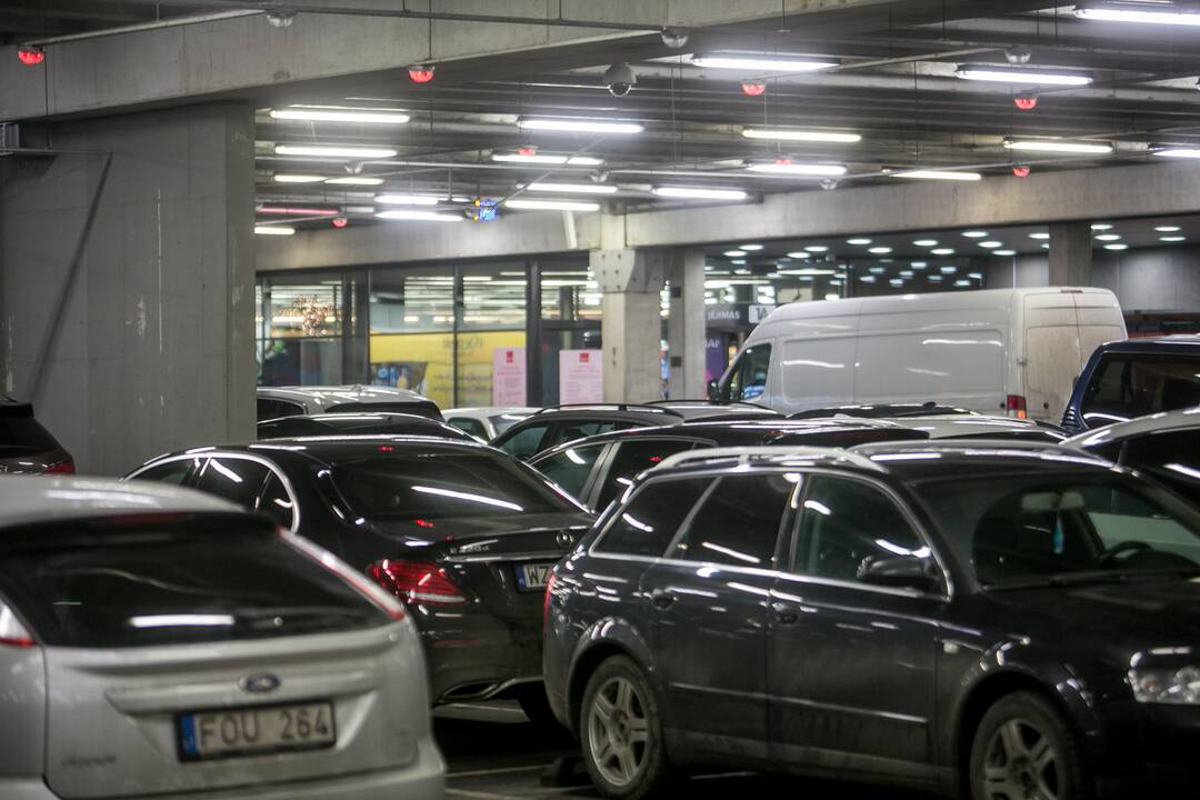 Pirkėjų apgultis Kauno prekybos centruose baigėsi