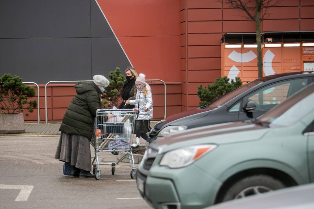 Pirkėjų apgultis Kauno prekybos centruose baigėsi