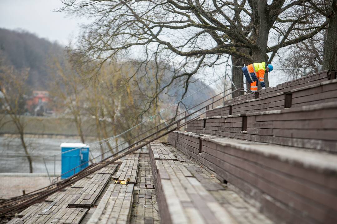 Pradėta tvarkyti kauniečių pamėgta poilsio vieta – amfiteatras